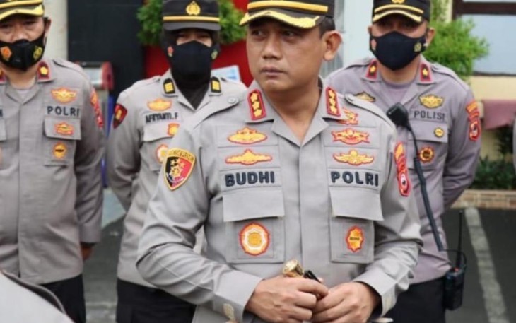 Kapolrestabes Makassar saat pimpin apel bersama jajarannya. Sabtu (07/05/2022)
