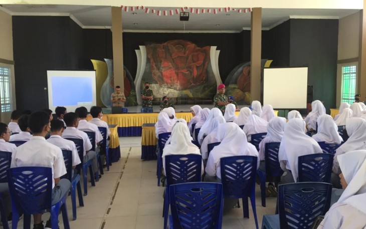 Sosialisasi penerimaan calon prajurit TNI AL, oleh Lanal Dabo Singkep, di SMA Negeri I Dabo Singkep, Selasa (10/5/2022)