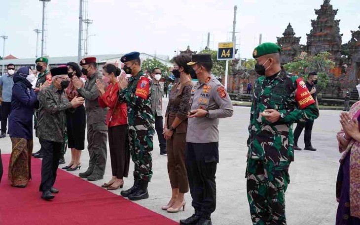 Pangdam Udayana mengantar Wapres RI kembali ke Jakarta. Selasa (10/05/2022)