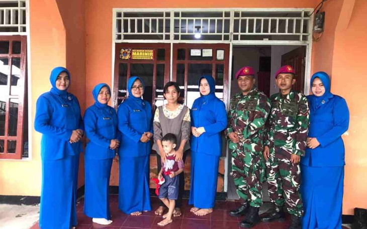 Sambangi kediaman warakawuri di distrik Sorong timur. Selasa (10/05/2022)