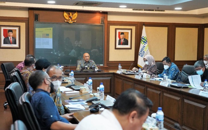 MenkopUKM pimpin rakor Komite Pengembangan Kewirausahaan Nasional di Jakarta. Kamis (12/05/2022)