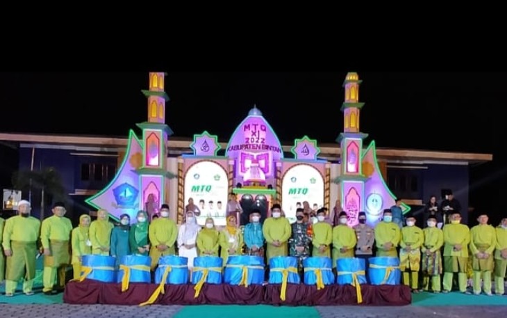 Foto Bersama  Sekdaprov Kepri dan Plt Bupati Bintan, serta DPRD Bintan dan FKPD se-Kabupaten Bintan, Kamis (12/5/2022)