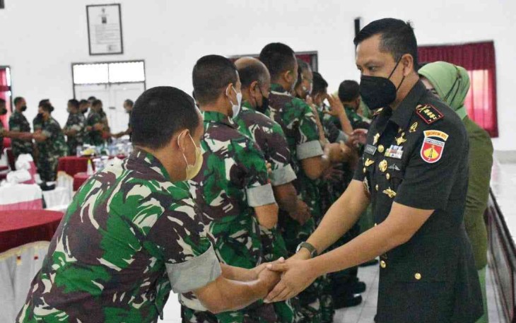Halal bi halal anggota Korem 071/WK