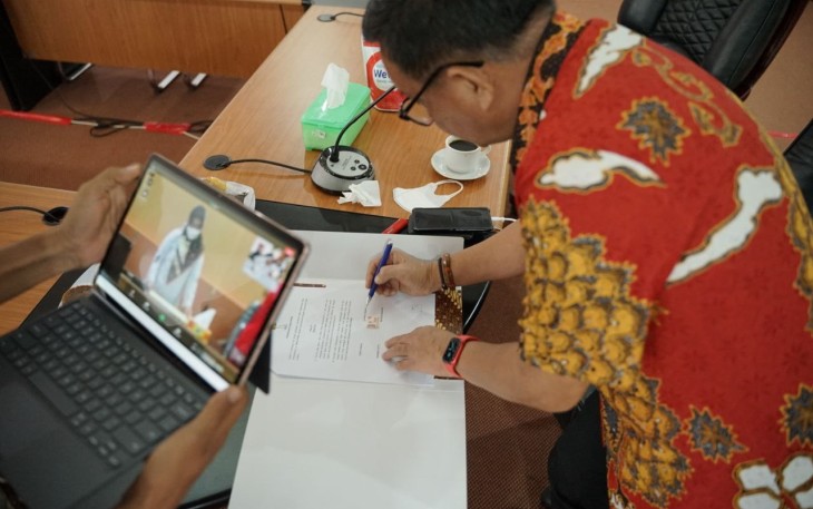 Wali Kota Bitung, saat teken MoU, Kamis (12/5/2022)