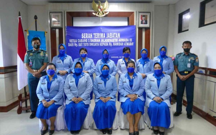 Foto bersama usai sertijab ketua cabang 1 DJA III di Mako Koarmada III. Kamis (12/05/2022)