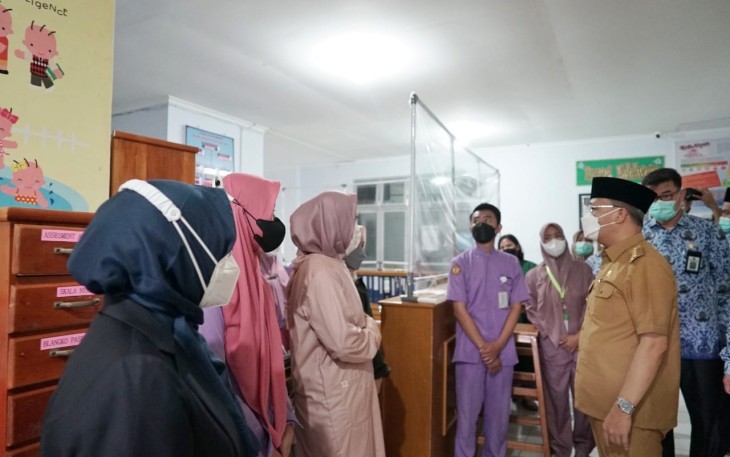 Gubernur Rohidin, usai pertemuan dengan para jajaran, dokter, perawat, hingga mahasiswa coas yang bertugas di RSMY, Selasa (17/5/2022)