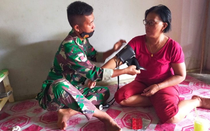 Pelayanan pengobatan gratis warga di perbatasan. Rabu (18/05/2022)