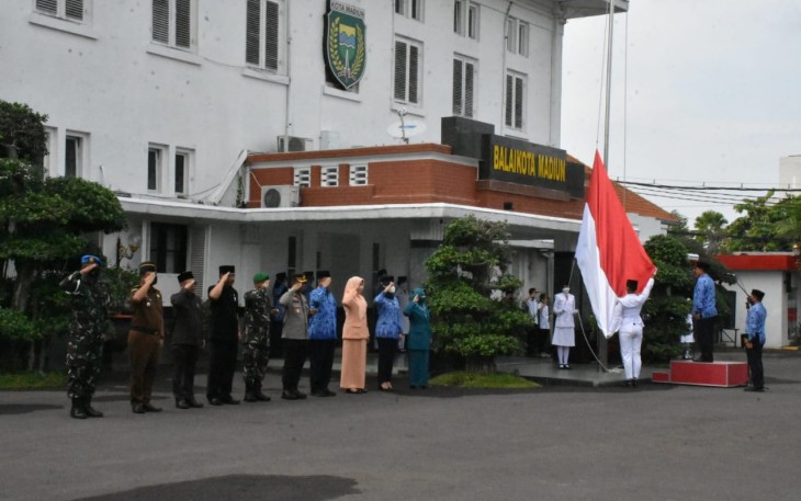 Upacara peringatan Harkitnas di halaman kantor Walikota Madiun. Jum'at (20/05/2022).