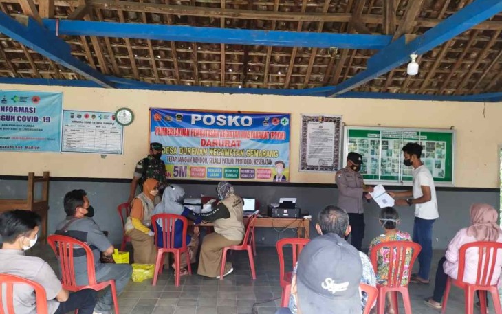 Vaksinasi warga binaan desa Durenan 