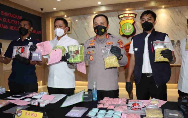 Barang bukti narkoba saat conference pers di Mapolres metro Jakbar