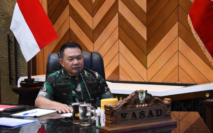 Kasad saat memberikan apresiasi pangdam melalui vidcon di Jakarta 