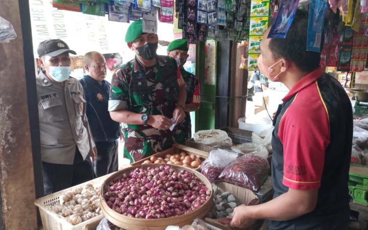 Blusukan ke pasar Kendal cek harga mugor
