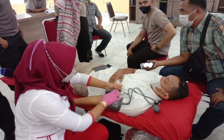 Donor darah personel Polres Simalungun 