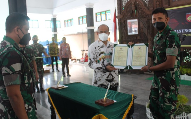 Danrem saat menyaksikan serah terima hasil TMMD Ke 113 Kodim 0711/Pemalang