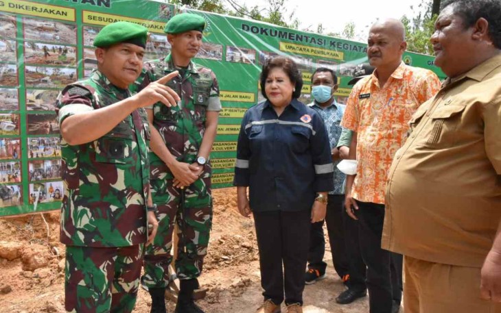 Pangdam I/BB saat meninjau langsung hasil TMMD di Kodim 0205/TK