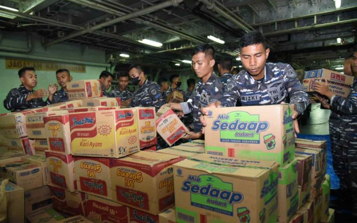 Bantuan kemanusiaan TNI AL untuk korban gempa Mamuju