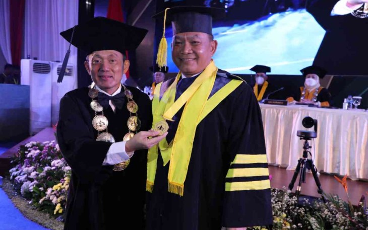 Jenderal Dudung Resmi Sandang Gelar Doktor dari Universitas Trisakti 