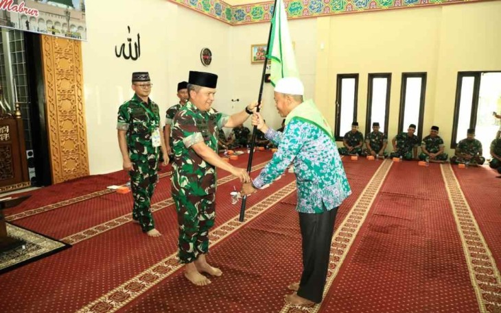 Pangdam I/BB saat melepas jamaah calon haji Kodam I/BB