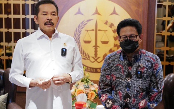 Jaksa Agung RI saat menerima Menteri Desa PDTT bahas pengelolaan dana desa di Jakarta 