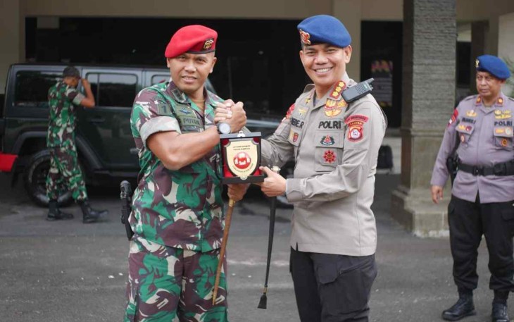 Kolonel Inf I Gede Putra Yasa saat sambut Dansat Brimob Polda Banten di Mako Group 1 Kopassus 