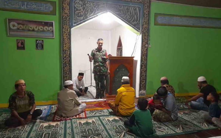 Gerakan sholat subuh bersama yang dilaksanakan Koramil 03 Kodim 1410/Bantaeng 
