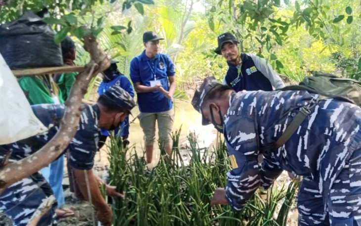 Pelatihan budidaya mangrove di Lanal Batuporon Madura