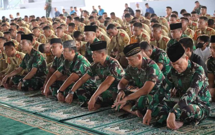 Salat idul adha di AAL Surabaya 