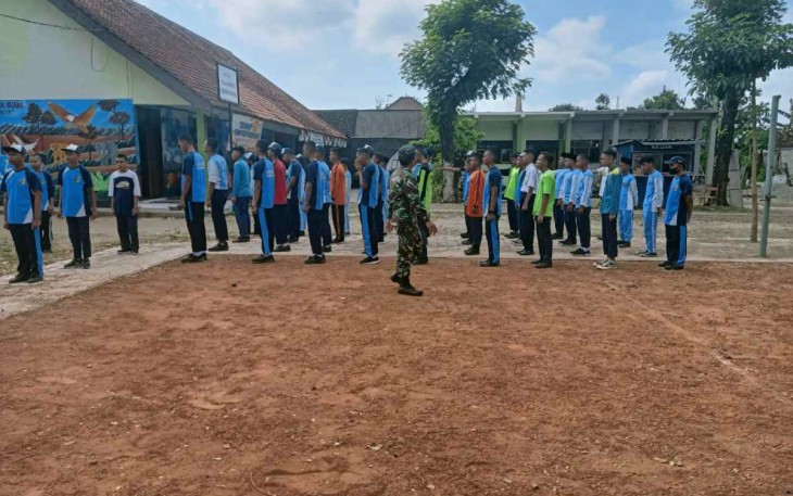 Saat memberikan materi PBB untuk siswa SMK Ngunut