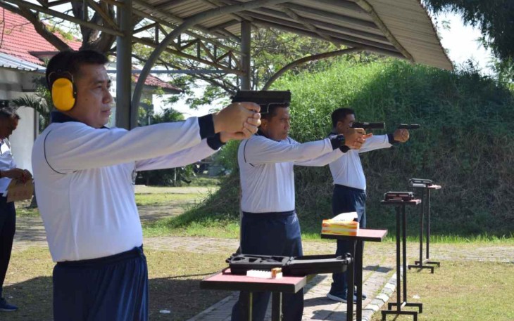 Latihan menembak Puspenerbal 