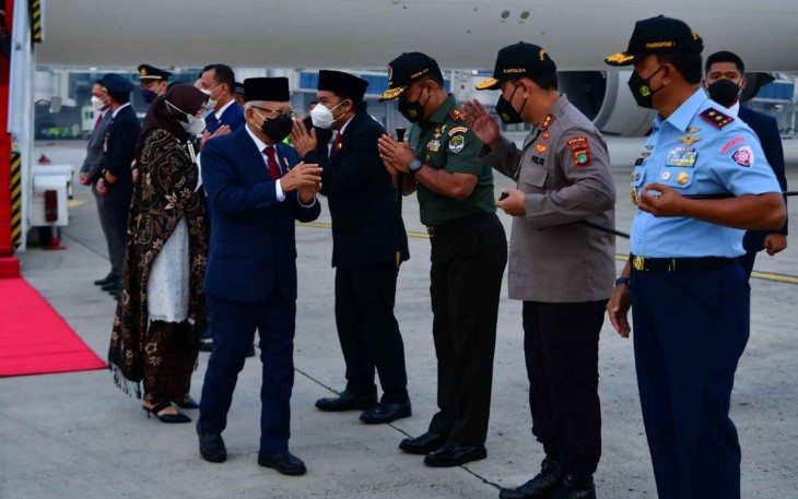 Wapres RI saat di sambut petinggi negara usai ibadah haji di Bandara Internasional Soekarno Hatta 