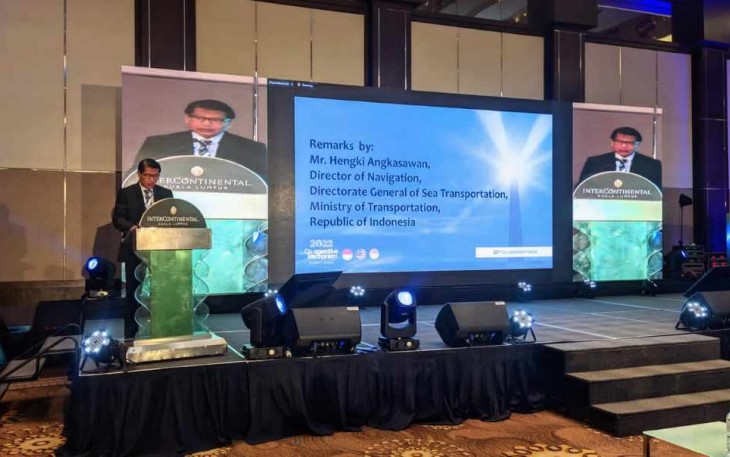 Direktur Kenavigasian saat memberikan sambutan di Cooperation Forum Ke-13 Kuala Lumpur 