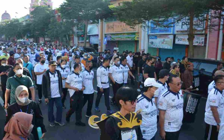 Kasiter Korem 073/Mkt ikuti jalan sehat