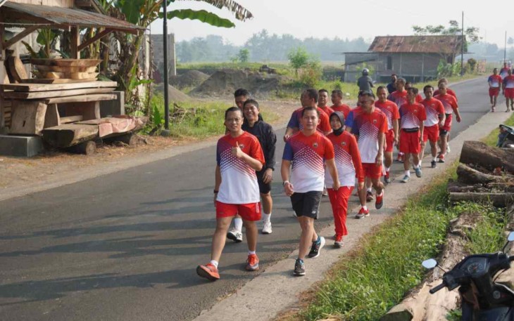 Jalan sehat prajurit Korem 071/Wijayakusuma 