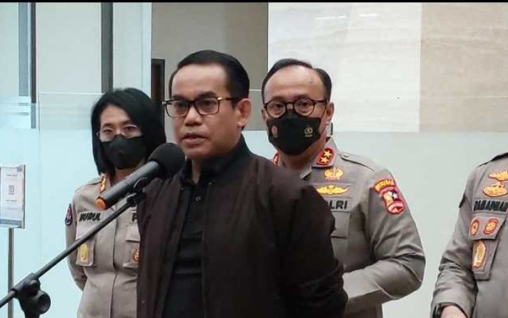 Dirpidum Bareskrim Polri Brigjen Andi Rian Djajadi saat memberikan keterangan pers di Jakarta 