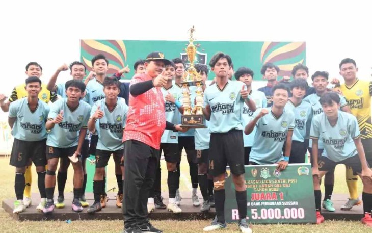 Tim An Harul Ulum Blitar meraih gelar juara liga Santri Piala Kasad tahun 2022 tingkat Korem 081/DSJ di Madiun