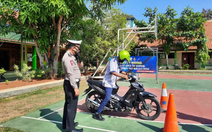 Safety riding pelajar SMKN 2 Demak