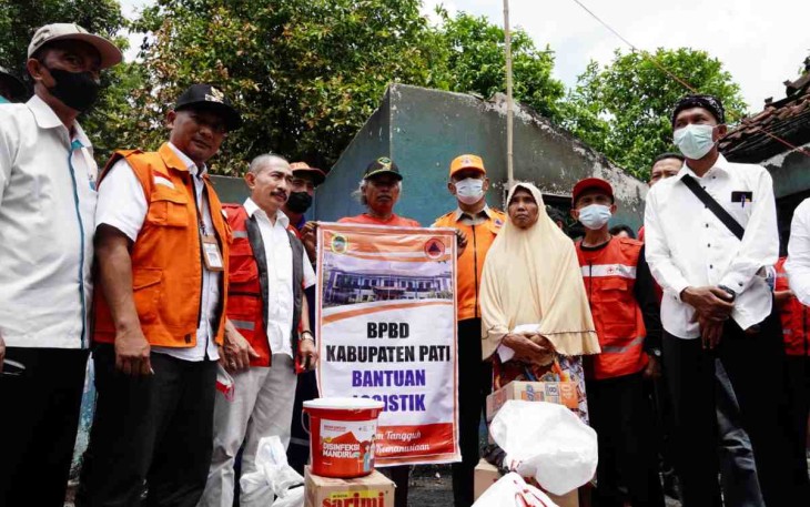 Pemberian santunan bagi korban kebakaran rumah 