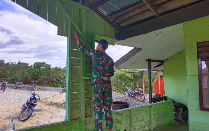 Pengecetan masjid di perbatasan 