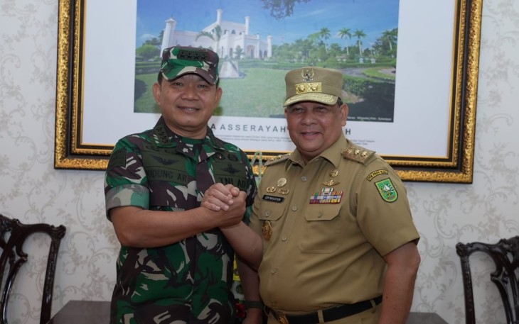 Kasad Jenderal TNI Dudung Abdurachman bersama seniornya Brigjen TNI (Purn) H Edy Afrizal Natar Nasufion