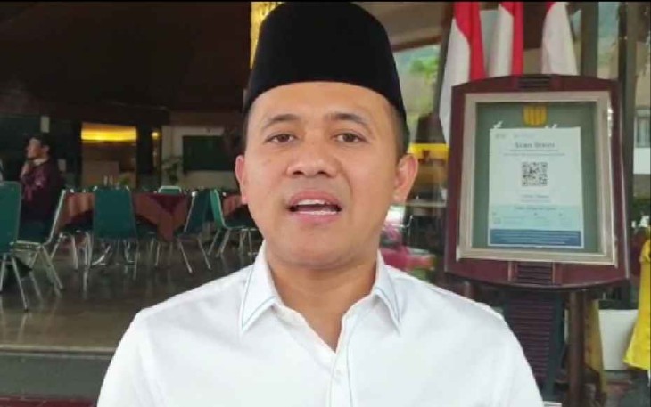 Legislator Mufti Anam anggota komisi VI DPR-RI saat memberikan keterangan pers di Jakarta 