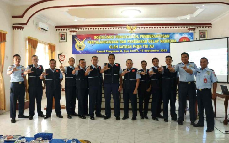 Foto bersama jajaran Lanud BNY usai sosialisasi P4GN 