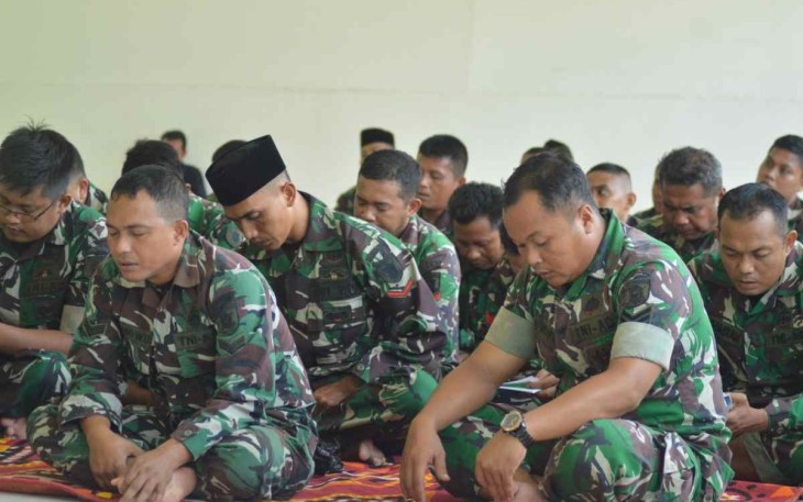 Do'a bersama prajurit Kodim 1001/HSU-BLG jelang HUT ke-77 TNI. Selasa (4/10)