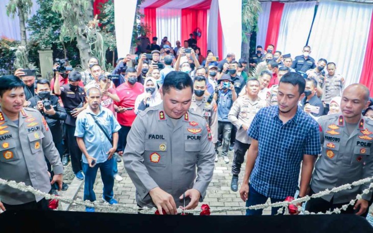 Kapolda Metro Jaya Irjen Pol Dr Mohammad Fadil Imran saat meresmikan gedung balai wartawan. Jum'at (7/10) 