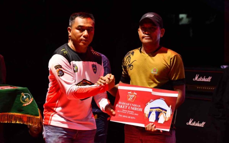 Ibadah umroh prajurit TNI berprestasi di Kendari Sulawesi Tenggara. Minggu (9/10)