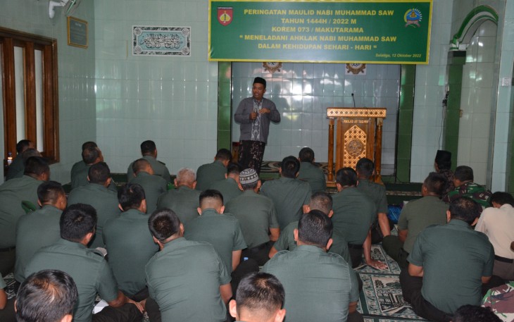 DR. KH Adji Nugroho ketika memberikan ceramah Maulid Nabi Muhammad SAW