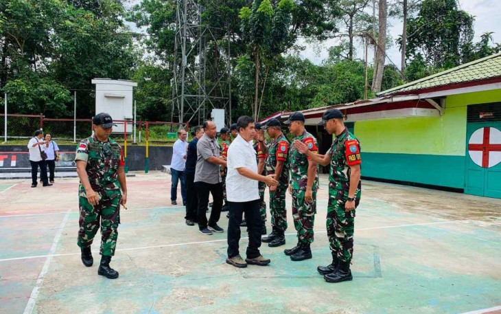 Direktur C Bais TNI menyambangi Satgas Yonif 645/Gty