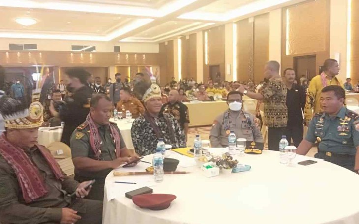 Danrem 181/PVT Brigjen TNI Wawan Erawan saat rapat Walikota dan Bupati Se-Provinsi Papua Barat  