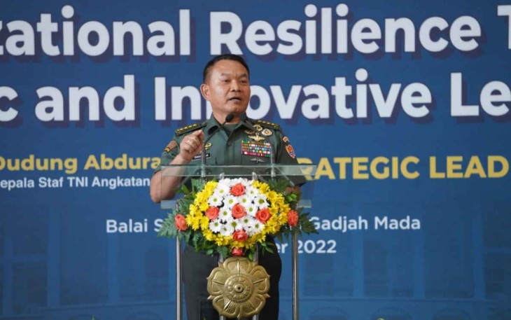 Kasad Jenderal TNI Dudung Abdurachman saat memberikan paparan di UGM Yogyakarta 