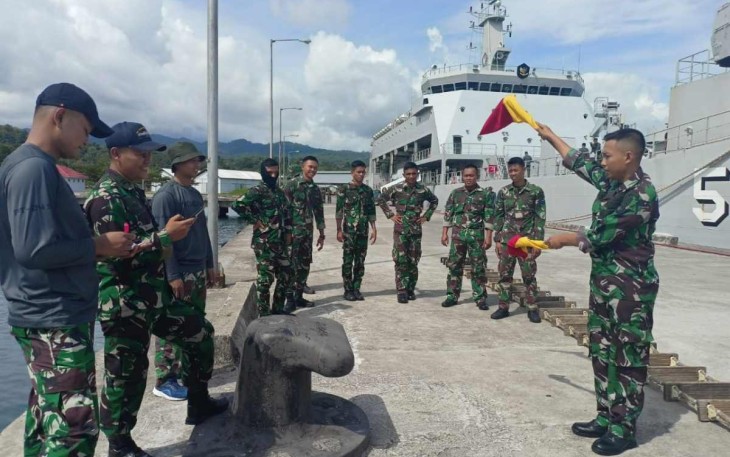 Lomba Jurit Tangkas Prajurit KRI Teluk Wondama-527 