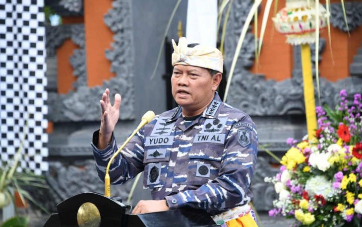Kasal Laksamana TNI Yudo Margono saat meresmikan Pura Dharma Segara